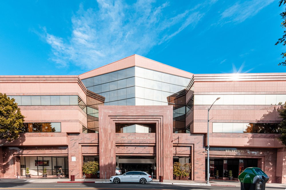 Exterior of Beverly Hills Medical Plaza from tehir Yelp page